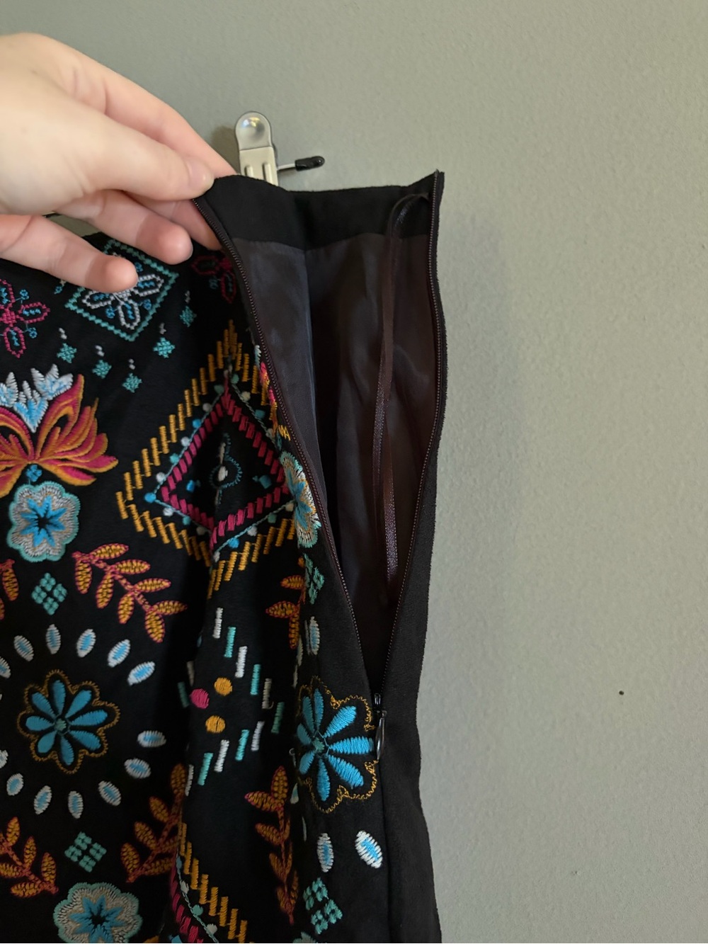 Savanna Jane NWT Black Mini Skirt Multicolor Embroidered Floral Boho Festival - Picture 4 of 11